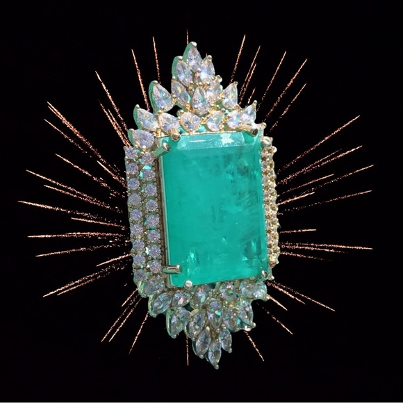 Luxury Oversized Simulated Colombian Emerald Ring Sz 7 - Picture 16 of 16